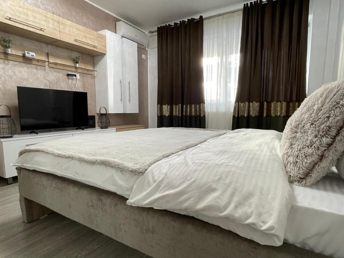Q Luxury Palas Mall Iasi Bagian luar foto